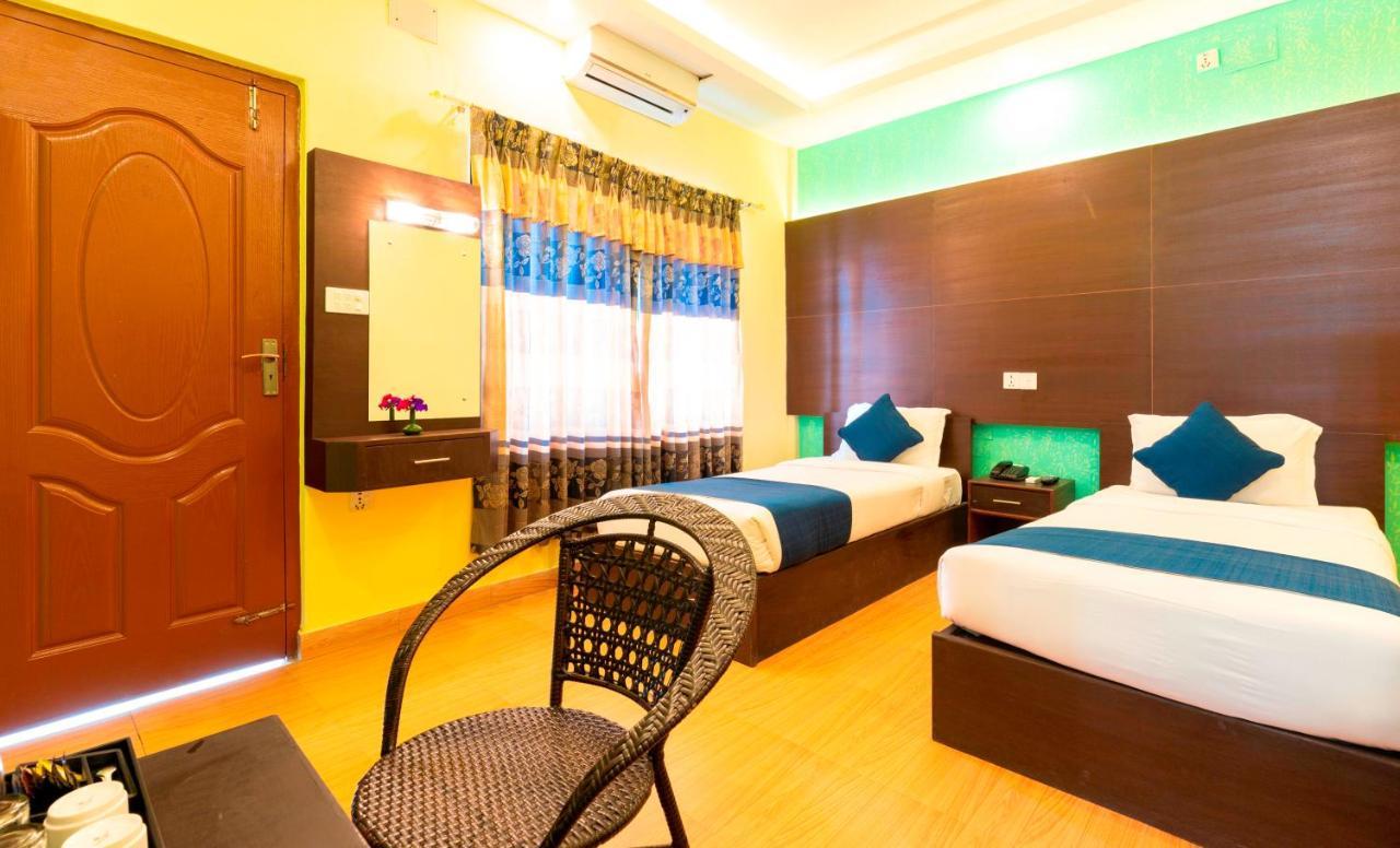 Golden Gate Hotel Pokhara Bagian luar foto