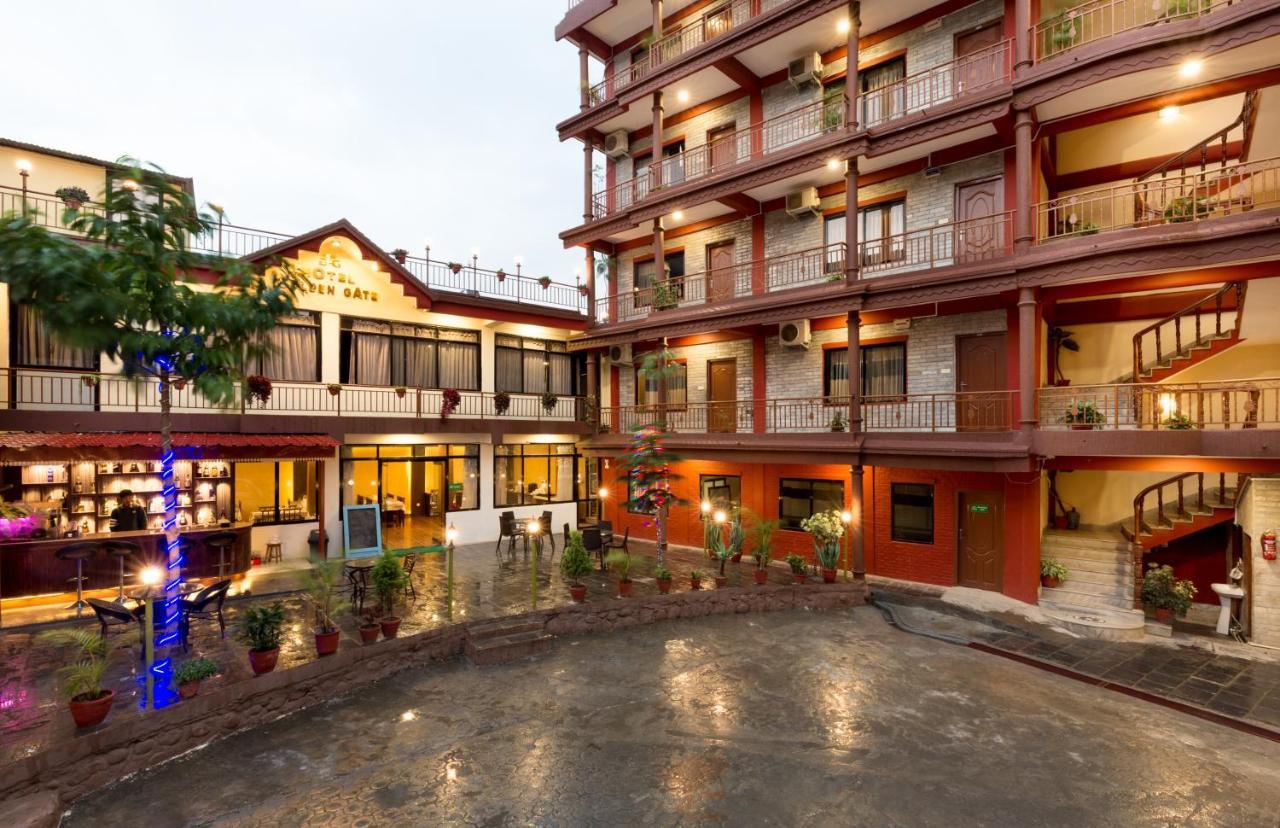 Golden Gate Hotel Pokhara Bagian luar foto